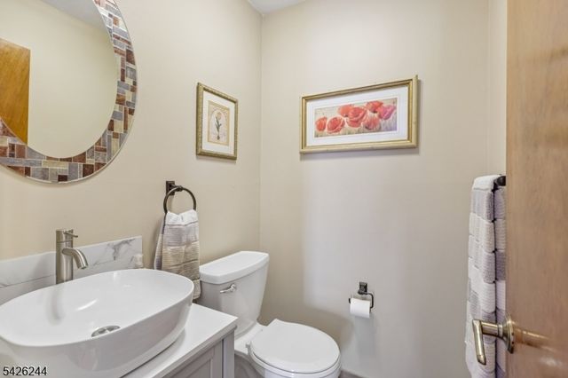 53 Lee Hill Rd, Byram Twp., NJ 07821