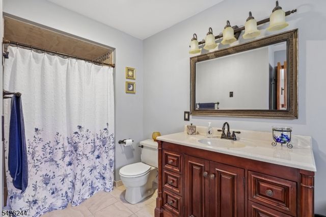 53 Lee Hill Rd, Byram Twp., NJ 07821