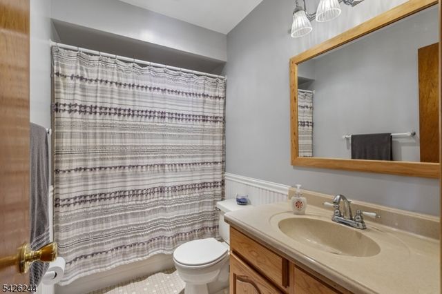 53 Lee Hill Rd, Byram Twp., NJ 07821