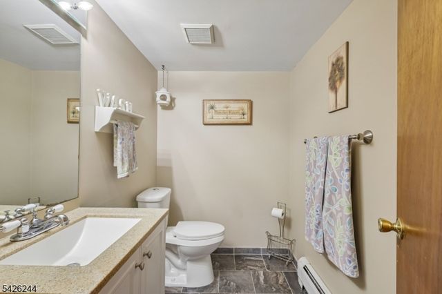 53 Lee Hill Rd, Byram Twp., NJ 07821