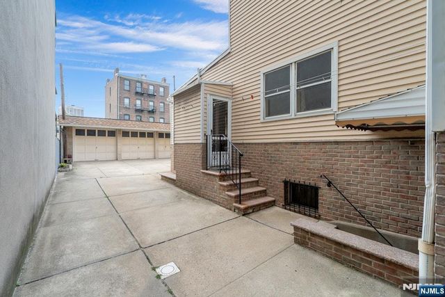 57 Madison Street, Newark, NJ 07105