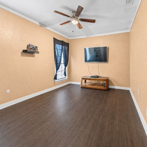 2006 W Sanford Street, Arlington, TX 76012