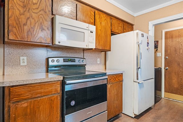 2006 W Sanford Street, Arlington, TX 76012