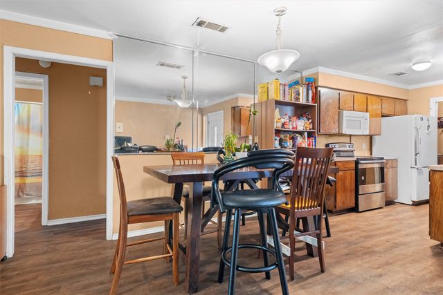 2006 W Sanford Street, Arlington, TX 76012