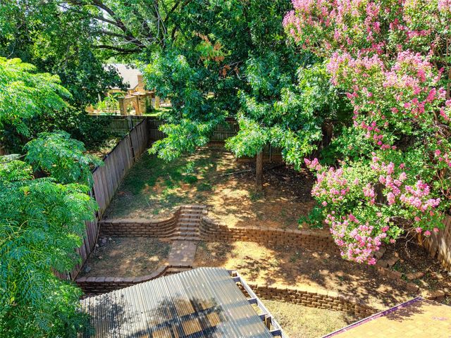 2006 W Sanford Street, Arlington, TX 76012