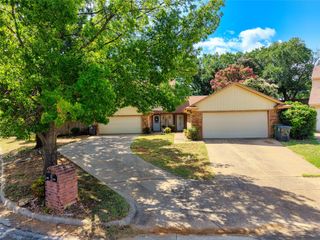 2006 W Sanford Street, Arlington, TX 76012