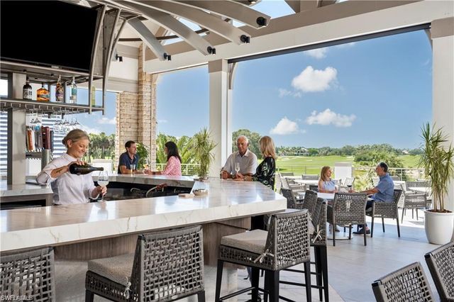 11220 Five Oaks LN, Naples, FL 34120