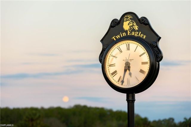 11220 Five Oaks LN, Naples, FL 34120