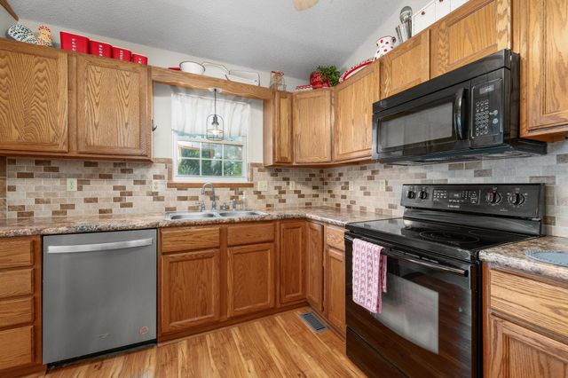 5350 S Midland Cir, Wichita, KS 67217
