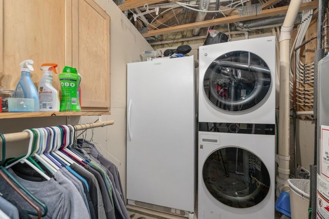 5350 S Midland Cir, Wichita, KS 67217
