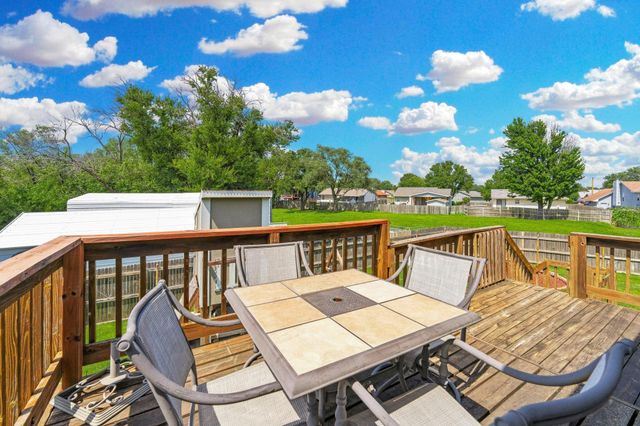 5350 S Midland Cir, Wichita, KS 67217