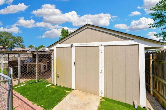 5350 S Midland Cir, Wichita, KS 67217