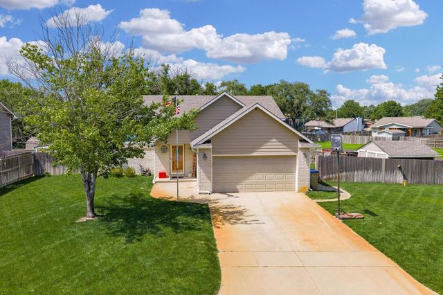 5350 S Midland Cir, Wichita, KS 67217