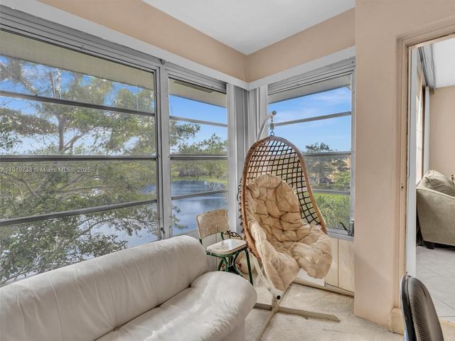 5102 NW 36th St 607, Lauderdale Lakes, FL 33319