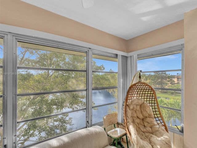 5102 NW 36th St 607, Lauderdale Lakes, FL 33319