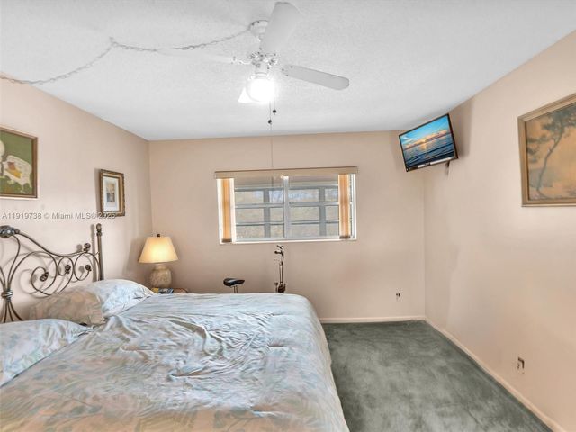 5102 NW 36th St 607, Lauderdale Lakes, FL 33319