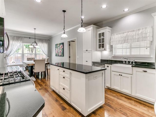 213 Tisbury Road, Norman, OK 73071