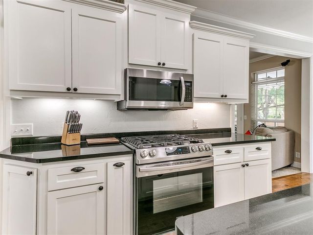 213 Tisbury Road, Norman, OK 73071