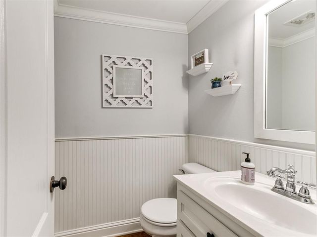 213 Tisbury Road, Norman, OK 73071