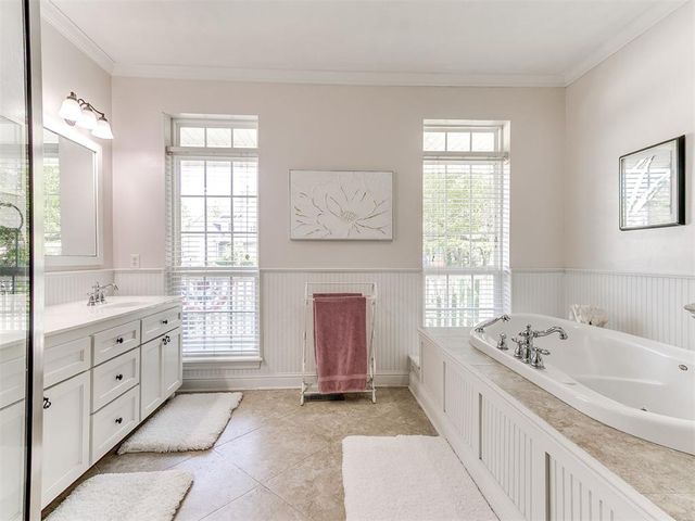 213 Tisbury Road, Norman, OK 73071