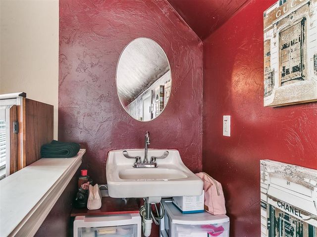 213 Tisbury Road, Norman, OK 73071