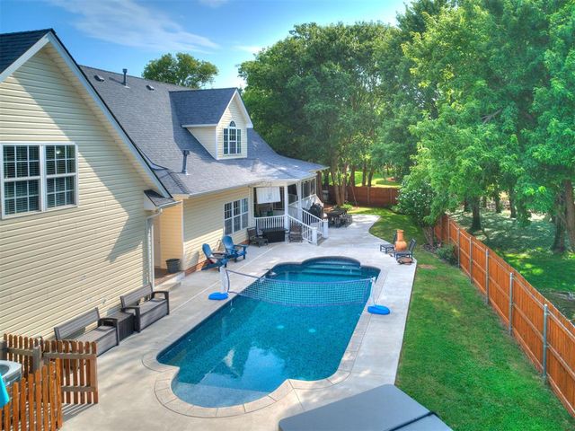 213 Tisbury Road, Norman, OK 73071