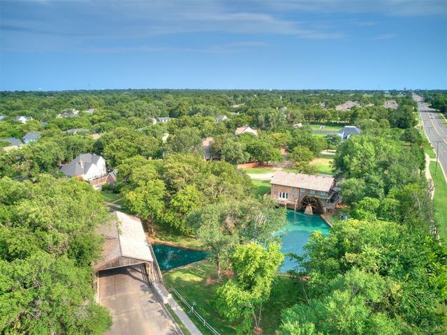 213 Tisbury Road, Norman, OK 73071