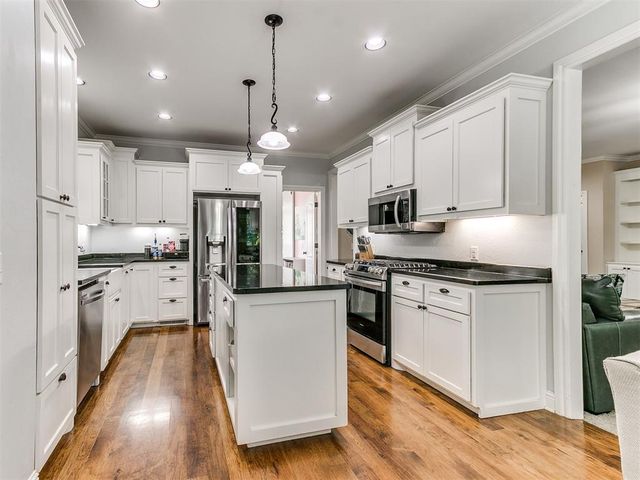 213 Tisbury Road, Norman, OK 73071