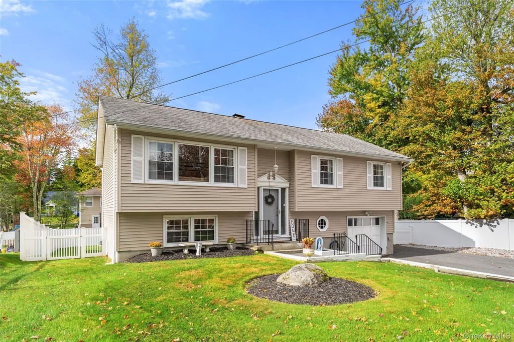 1699 Hanover Street, Yorktown Heights, NY 10598