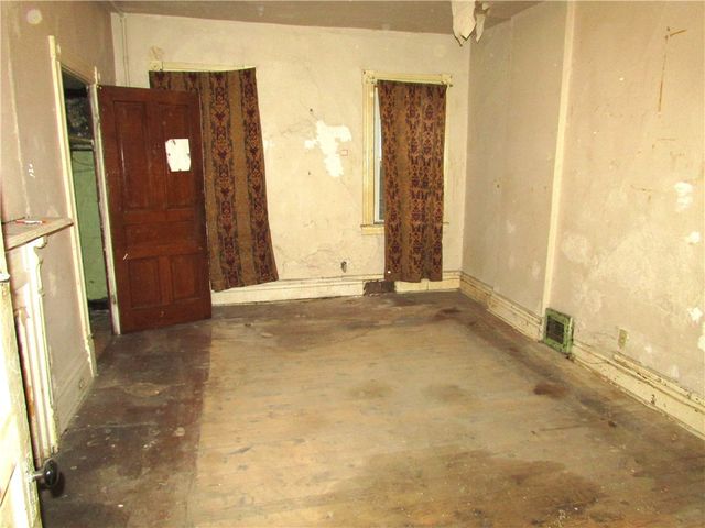 527 Delmont Ave, Beltzhoover, PA 15210