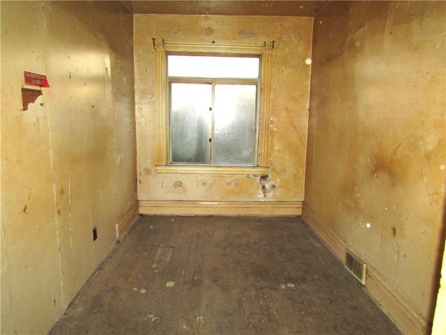 527 Delmont Ave, Beltzhoover, PA 15210