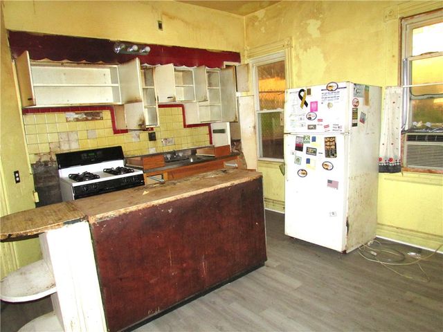 527 Delmont Ave, Beltzhoover, PA 15210