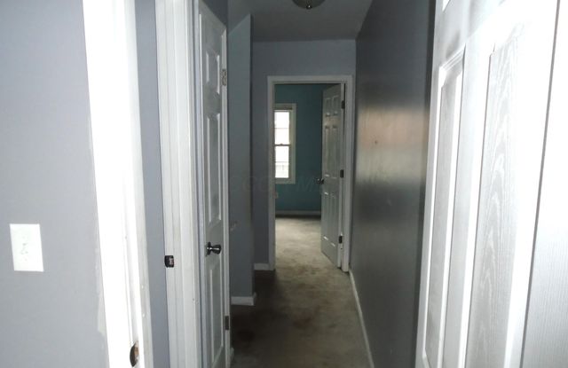 617 Simbury Street, D-8, Columbus, OH 43228
