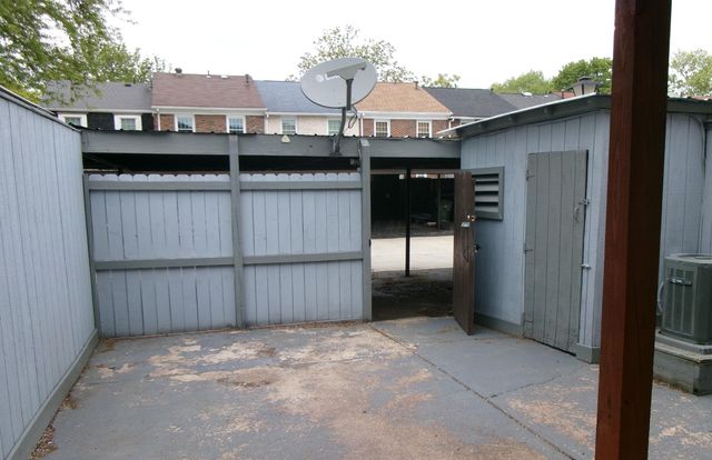 617 Simbury Street, D-8, Columbus, OH 43228