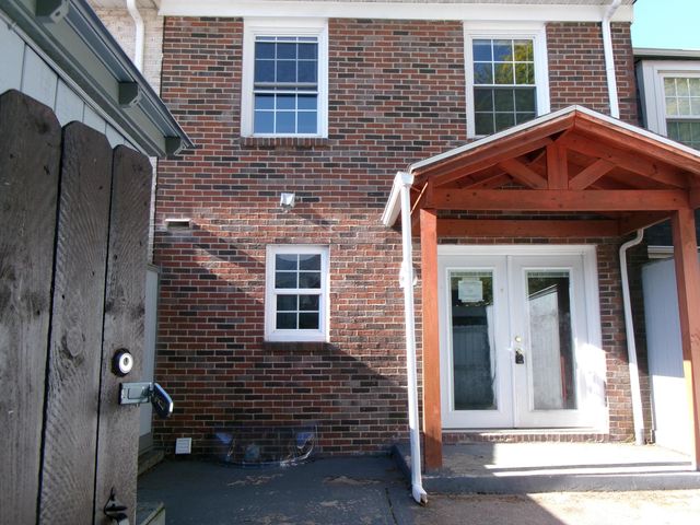 617 Simbury Street, D-8, Columbus, OH 43228
