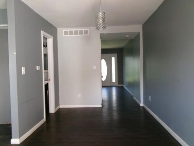 617 Simbury Street, D-8, Columbus, OH 43228