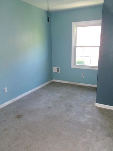 617 Simbury Street, D-8, Columbus, OH 43228