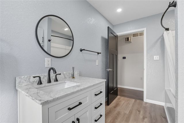 203 N 9th Avenue, Vinton, IA 52349