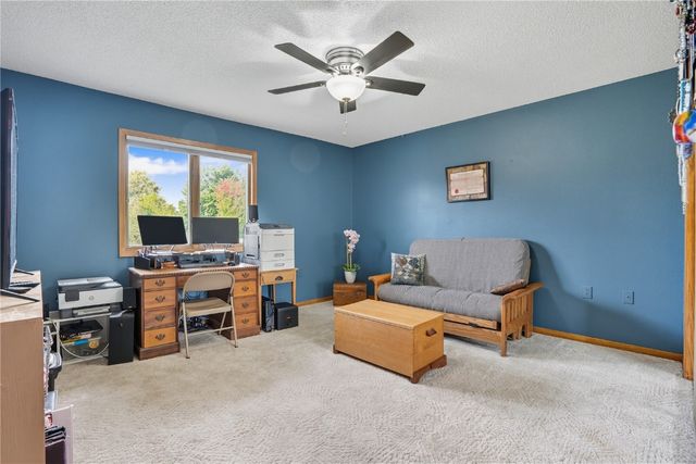 203 N 9th Avenue, Vinton, IA 52349