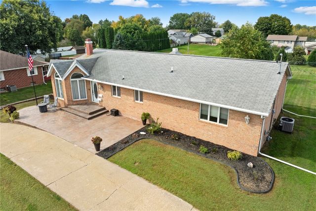 203 N 9th Avenue, Vinton, IA 52349