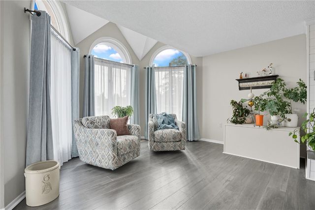 203 N 9th Avenue, Vinton, IA 52349