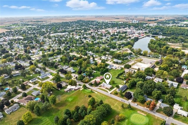 203 N 9th Avenue, Vinton, IA 52349