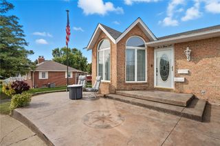 203 N 9th Avenue, Vinton, IA 52349