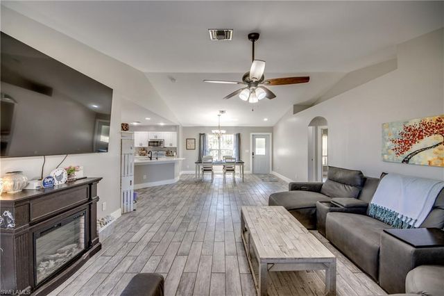 2912 52nd ST W, Lehigh Acres, FL 33971