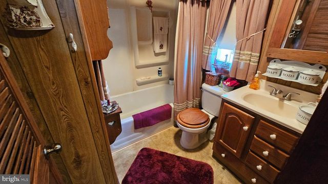 108 WASHINGTON AVE, Bridgeville, DE 19933