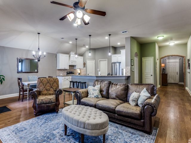 9837 Brazoria Trail, Fort Worth, TX 76126