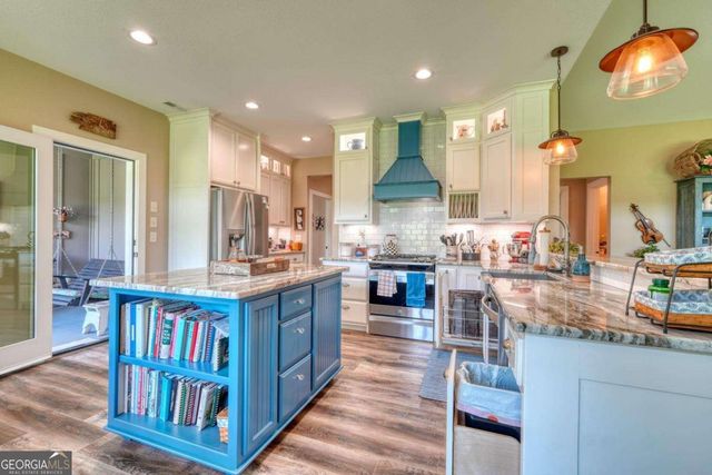 314 Winchester Cove Road, Hayesville, NC 28904