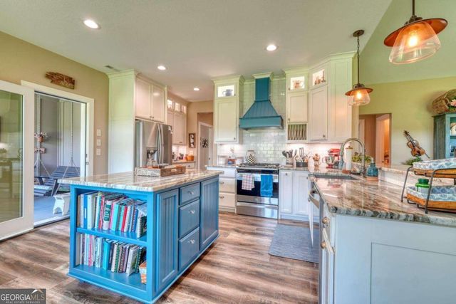 314 Winchester Cove Road, Hayesville, NC 28904