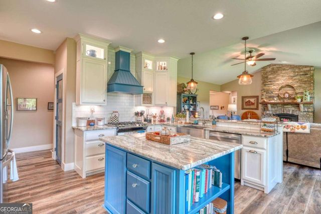 314 Winchester Cove Road, Hayesville, NC 28904