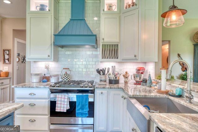 314 Winchester Cove Road, Hayesville, NC 28904